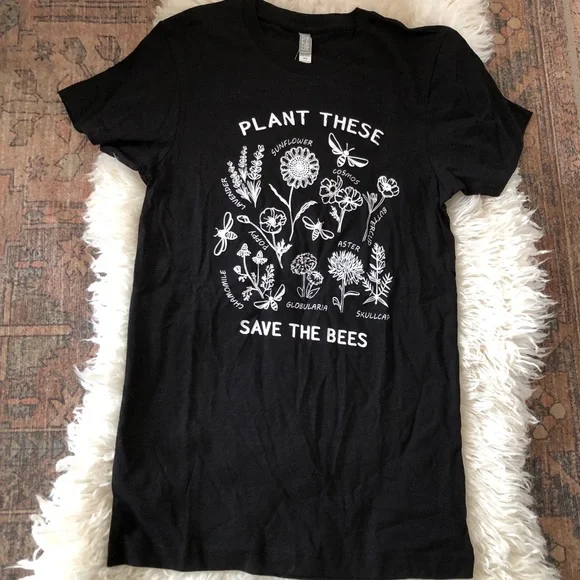 Black Graphic Tee - Save the Bees - Picture 2 of 4